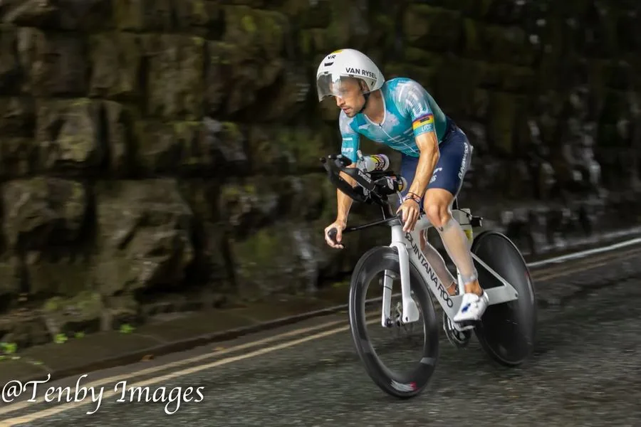 Matthieu Bolzer à vélo de contre-la-montre